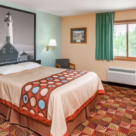 Super 8 By Wyndham Shipshewana Hotell Exteriör bild