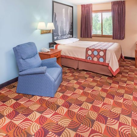 Super 8 By Wyndham Shipshewana Hotell Exteriör bild