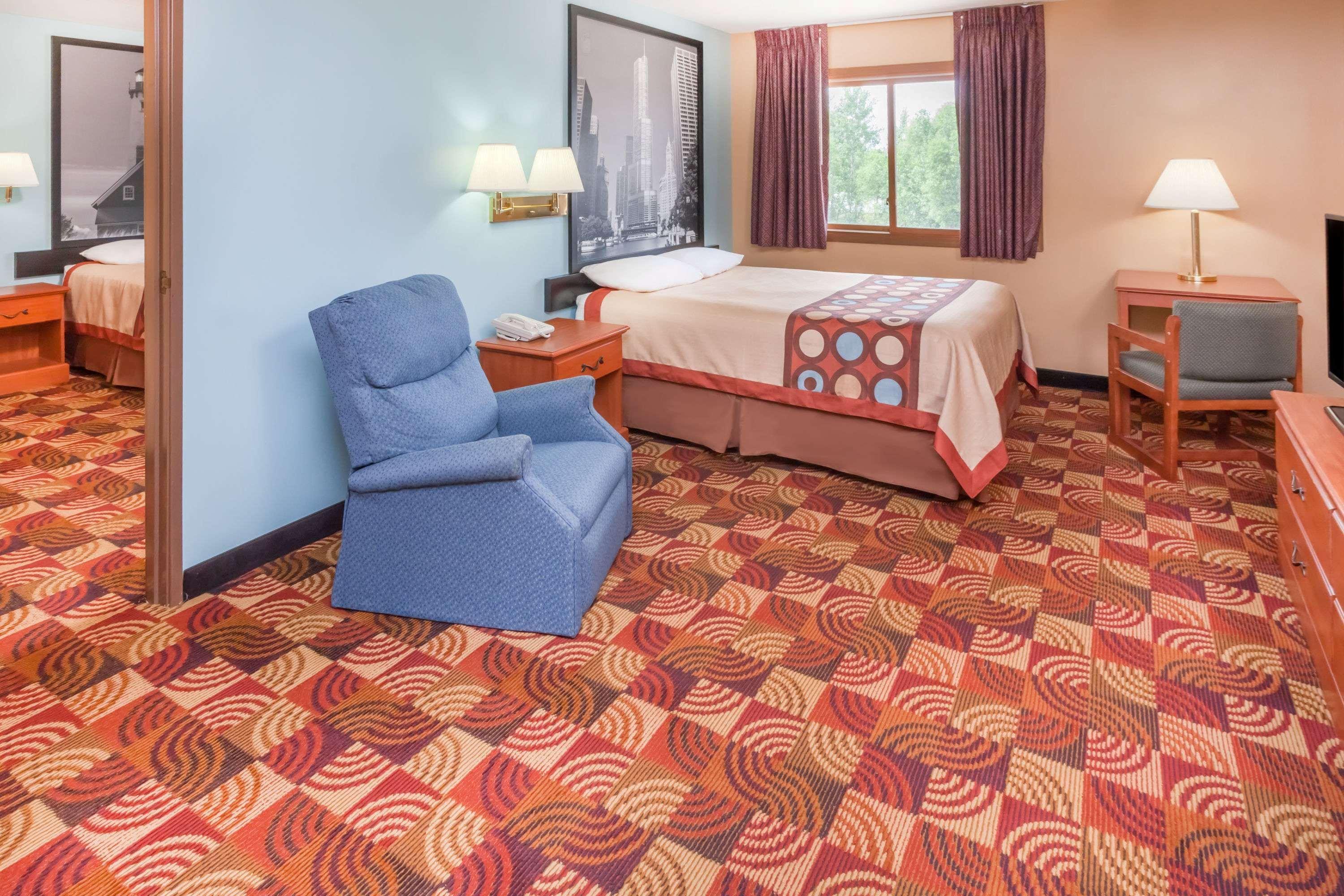 Super 8 By Wyndham Shipshewana Hotell Exteriör bild