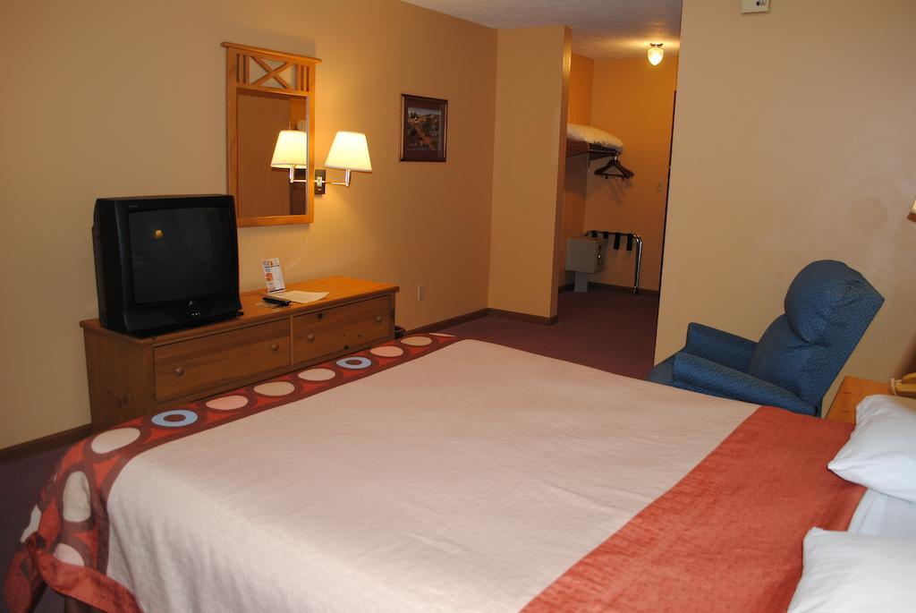 Super 8 By Wyndham Shipshewana Hotell Rum bild